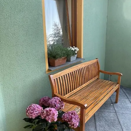 Behagliches Haus Mit Kamin 別荘 モンシャウ