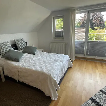 Behagliches Haus Mit Kamin مونشاو